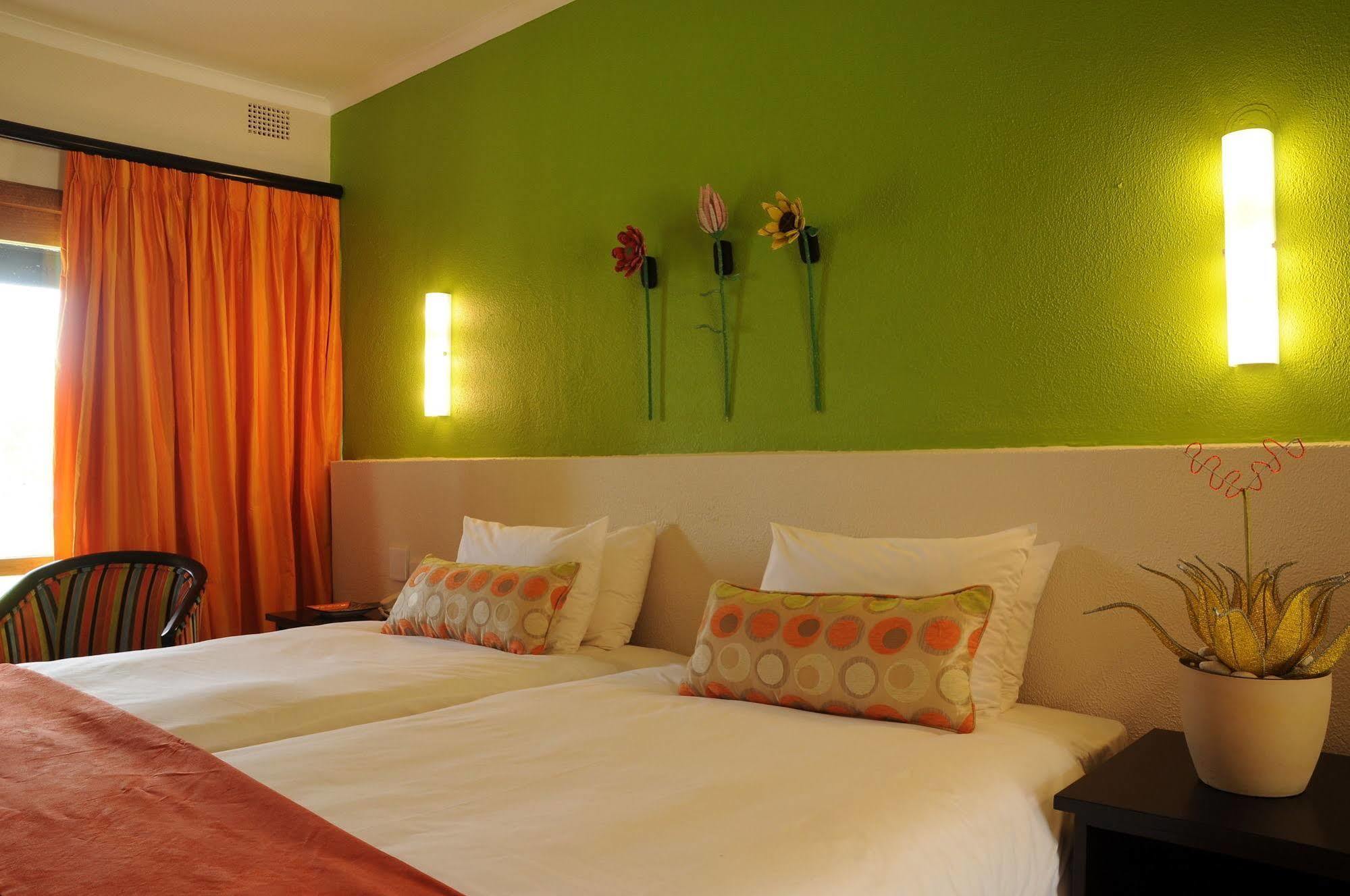 Protea Hotel Winkler White River Exterior foto